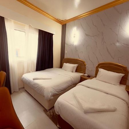 Galaxy Star Hotel ดูไบ ภายนอก รูปภาพ