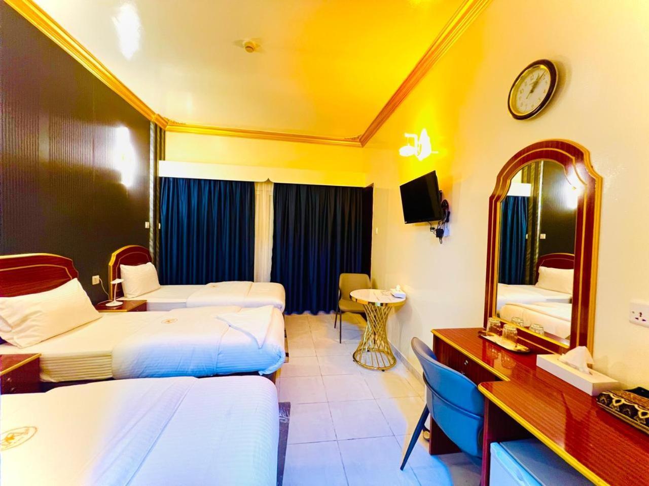 Galaxy Star Hotel ดูไบ ภายนอก รูปภาพ